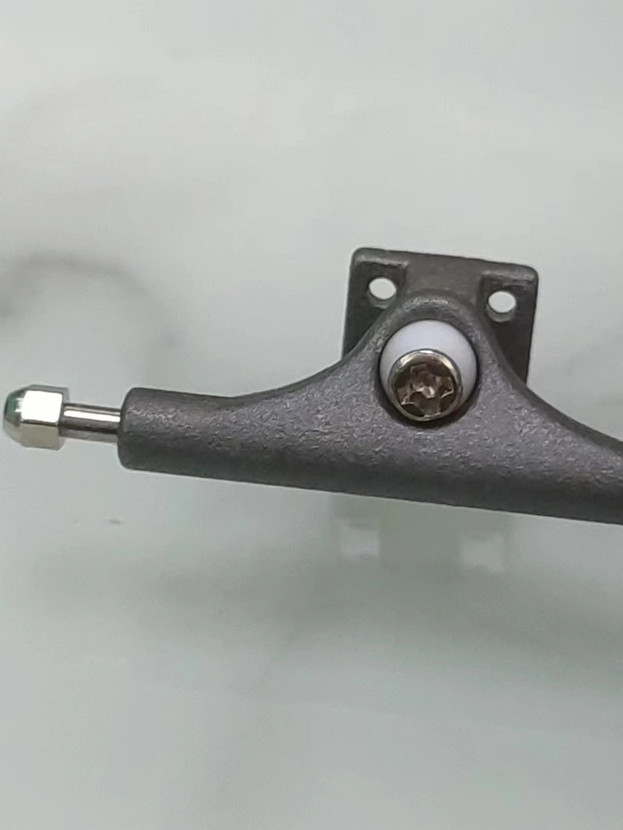 Op3ra Pro Fingerboard Solid Trucks 34mm-Raw Metal-Crown