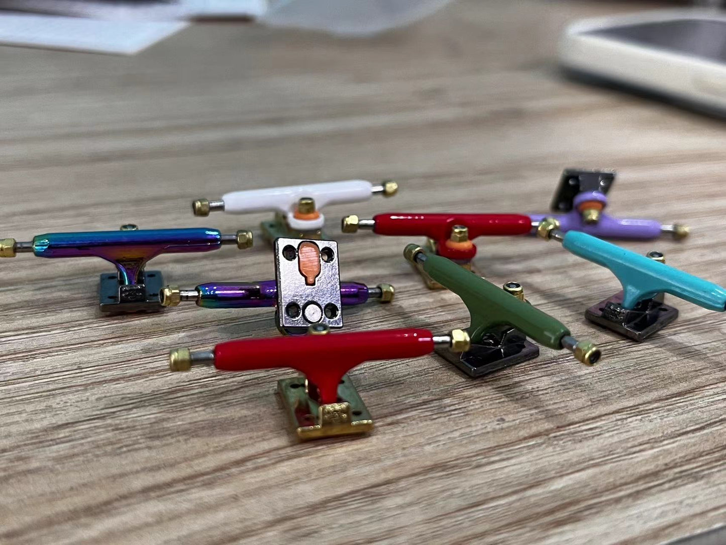 LBRT 3.0 Colorful Pro Fingerboard Trucks with Colorful Hanger Size 34mm-leefai brand