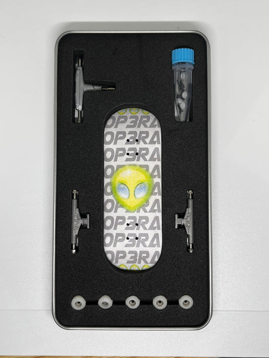 Op3ra Pro Fingerboard Complete 34 * 96mm - The Area 51 Edition