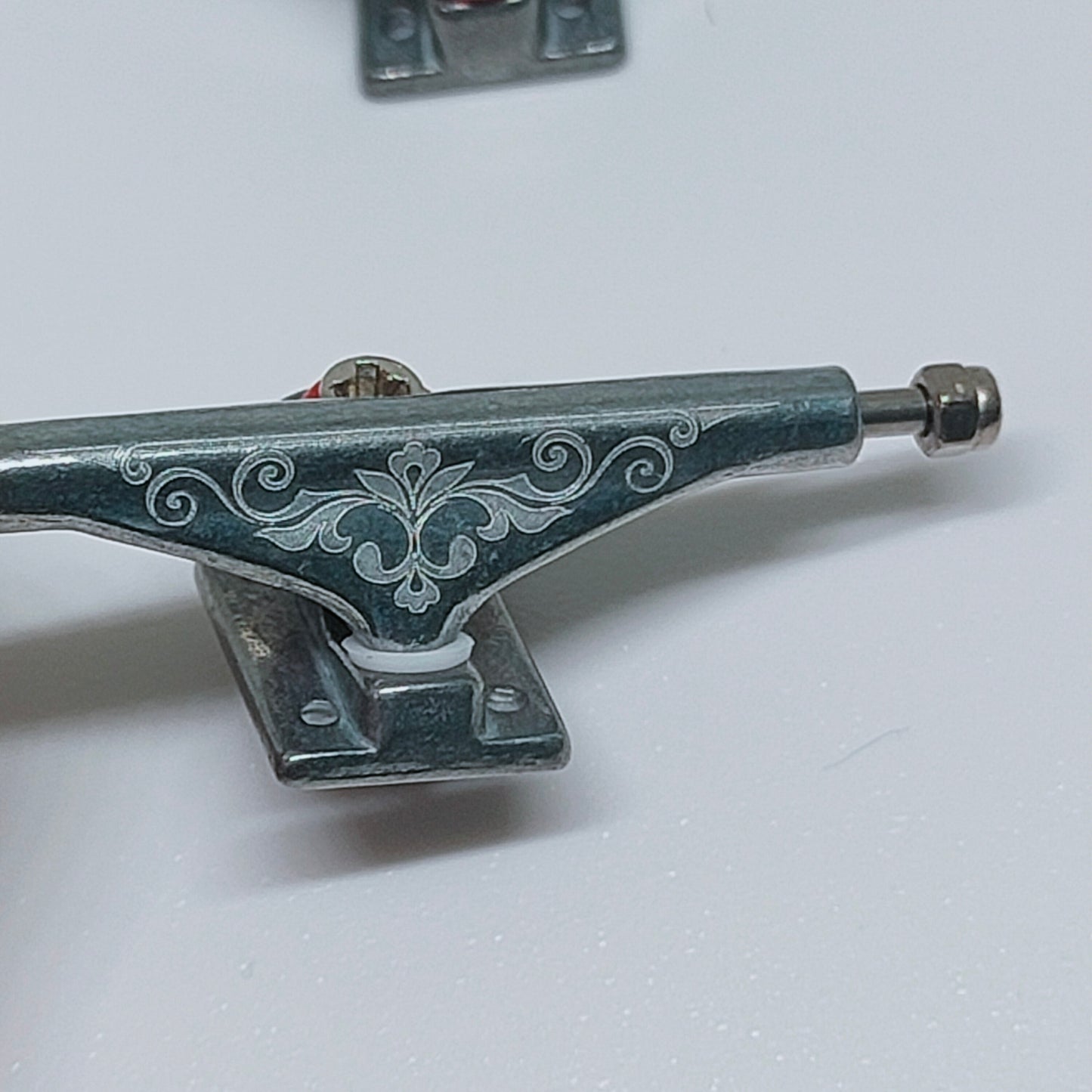 Leefai  Pro Fingerboard Trucks Engraved Royalty Style- 35MM