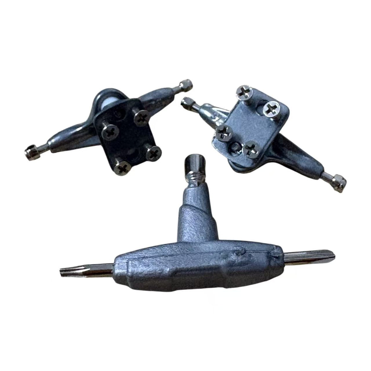 LEEFAI Pro fingerboard trucks  P-CODE -32/34mm in Raw color