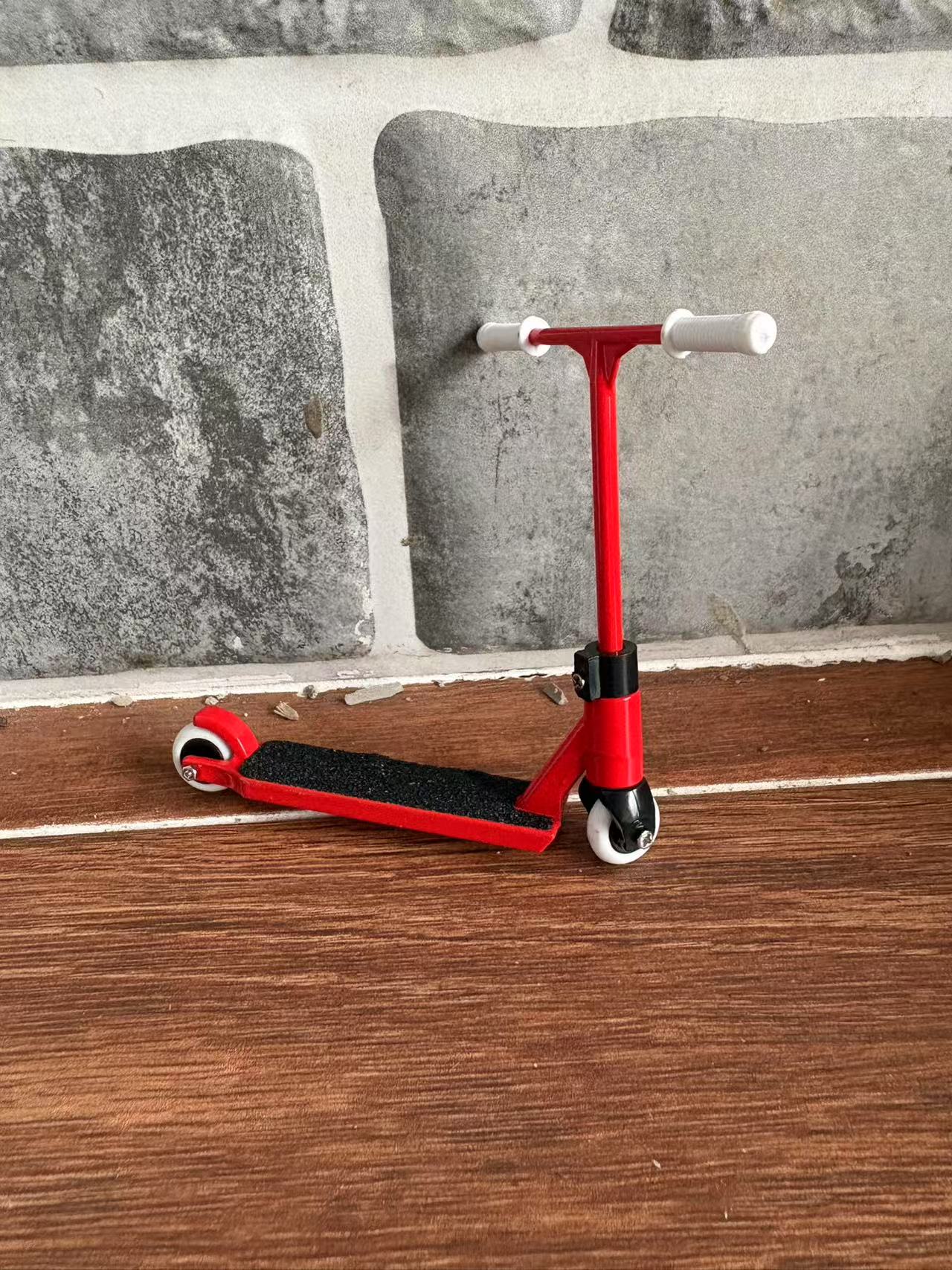 LEEFAI 2 Packs Alloy Pro Finger Scooter Set wth fingerpant and Replace Accessories
